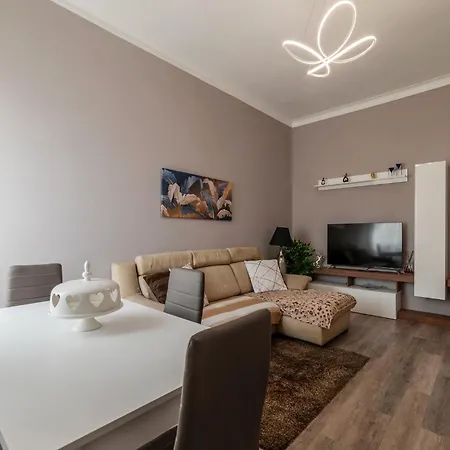 Guesthost - Monteverde Lovely Flat With Terrace *